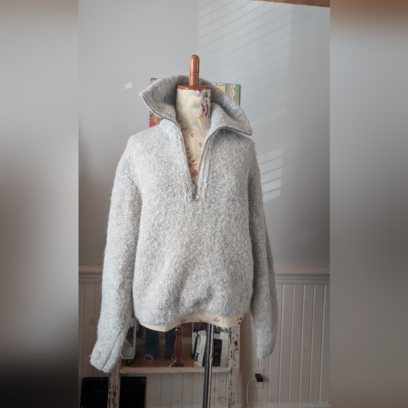 Wilfred By ARITZIA Free Gwenyth Cropped Pullover Sweater - Picture 2 of 14